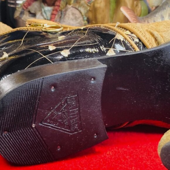 JOHN FLUEVOG SUEDE CHUKKA BOOTS -SIZE 11 - Picture 5 of 7